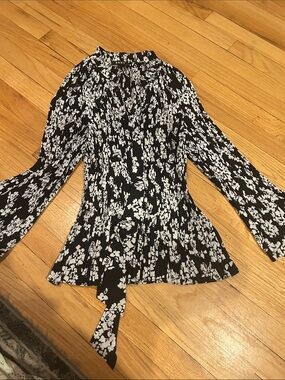 DKNY Black & White Floral Long Sleeve Top